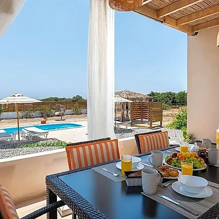 Gennadi Serenity House -beachfront With Pool