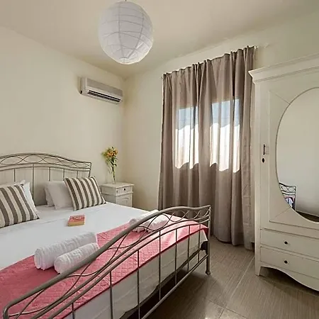 Gennadi Serenity House -beachfront With Pool 4*