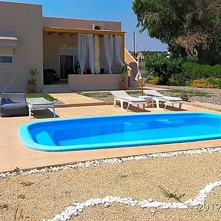 Hotel Gennadi Serenity House -beachfront With Pool 4*