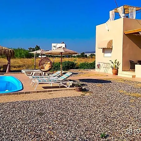 Gennadi Serenity House -beachfront With Pool